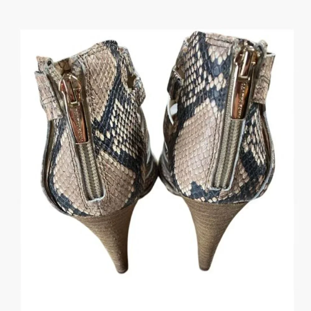 Vince Camuto High Heel Back Zip Peep Toe Snakeskin Shoes Booties Size 6.5 EUC
